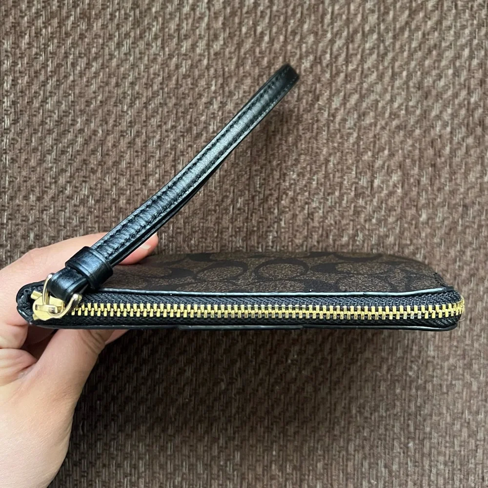 COACH Signature Coated Canvas Gold-Tone Hardware Corner Zip Stripe Wristlet NWT - Picture 4 of 9